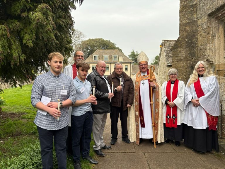 Confirmation Service at St Andrew’s, Wanborough Local Residents Confirmed by the Rt Revd Neil Warwick, Acting Bishop of Bristol
